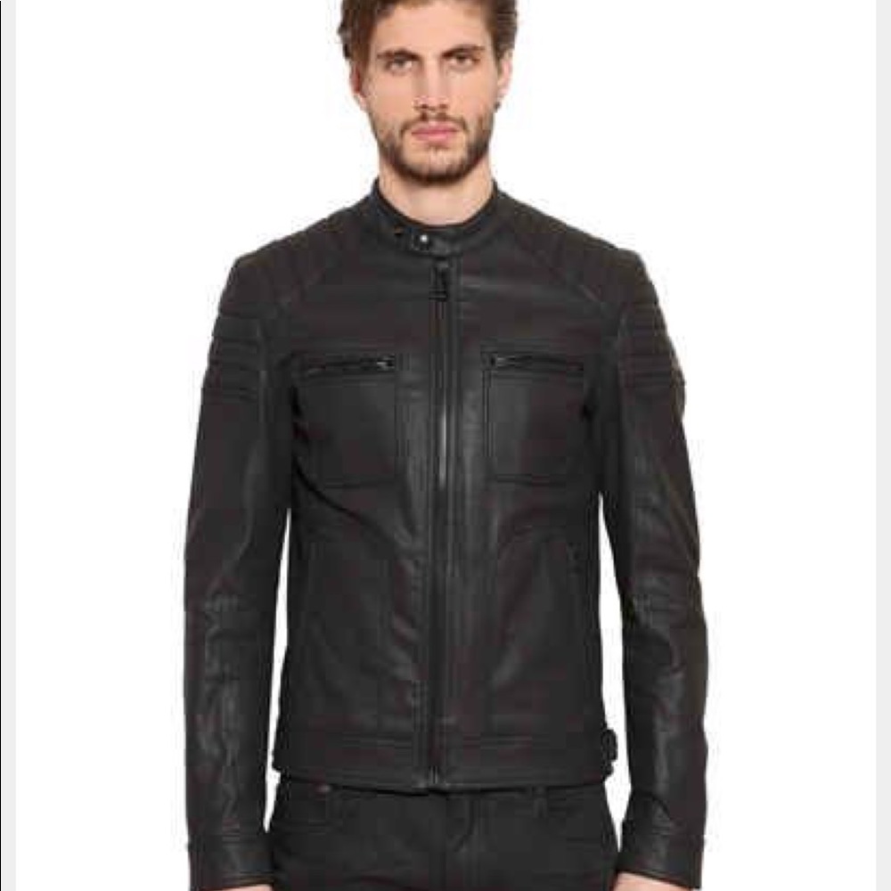 Belstaff Weybridge coated denim jacket
Size:52 Xl